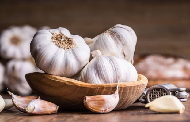 Garlic Benefits : 7 ਦਿਨਾਂ ਤਕ ਖਾਲੀ ਪੇਟ ਲਸਣ ਖਾਣ ਨਾਲ ਕੀ ਹੁੰਦੈ ? ਜਾਣੋ ਇਸਦੇ ਸਰੀਰ ਨੂੰ ਹੋਣ ਵਾਲੇ ਫਾਇਦੇ ਤੇ ਨੁਕਸਾਨ