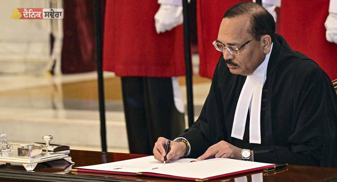 CJI Suryakant : ਹੁਣ ਅੱਧੀ ਰਾਤ ਨੂੰ ਵੀ ਖੁੱਲ੍ਹੇਗਾ SC ਦਾ ਦਰਵਾਜ਼ਾ, ਜਲਦ ਇਨਸਾਫ਼ ਲਈ ਆਇਆ ਨਵਾਂ ਸਿਸਟਮ