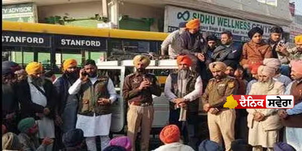 ਗੁਟਕਾ ਸਾਹਿਬ ਦੀ ਬੇਅਦਬੀ ਨੇ ਭੜਕਾਇਆ ਗੁੱਸਾ, ਬਰਨਾਲਾ &lsquo;ਚ ਤਿੰਨ ਘੰਟੇ ਰੋਸ ਪ੍ਰਦਰਸ਼ਨ
