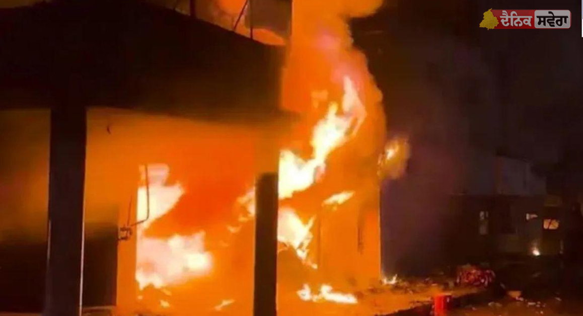 Pakistan Fire Incident : ਕਰਾਚੀ ਦੇ ਇੱਕ ਮਾਲ ’ਚ ਲੱਗੀ ਭਿਆਨਕ ਅੱਗ ; ਤਿੰਨ ਲੋਕਾਂ ਦੀ ਦਰਦਨਾਕ ਮੌਤ, ਕਈ ਜ਼ਖ਼ਮੀ