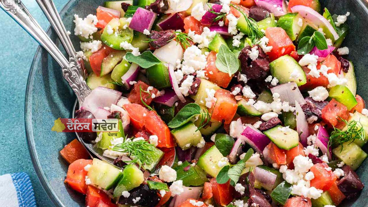 Healthy Tips : ਕੀ ਤੁਸੀਂ ਜਾਣਦੇ ਹੋ ਸਲਾਦ ਖਾਣ ਦਾ ਸਹੀ ਤਰੀਕਾ ? ਜਾਣੋ ਇਸ &lsquo;ਤੇ ਨਮਕ ਪਾ ਕੇ ਖਾਣਾ ਚਾਹੀਦਾ ਹੈ ਜਾਂ ਨਹੀਂ ?