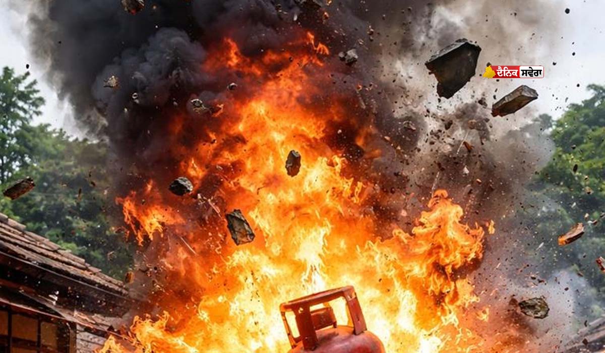 Cylinder Blast : ਯਮੁਨਾਨਗਰ ‘ਚ ਗੈਸ ਸਿਲੰਡਰ ਫਟਣ ਤੋਂ ਬਾਅਦ ਲੱਗੀ ਅੱਗ ; ਸੱਤ ਬੱਚਿਆਂ ਸਮੇਤ 11 ਲੋਕ ਝੁਲਸੇ