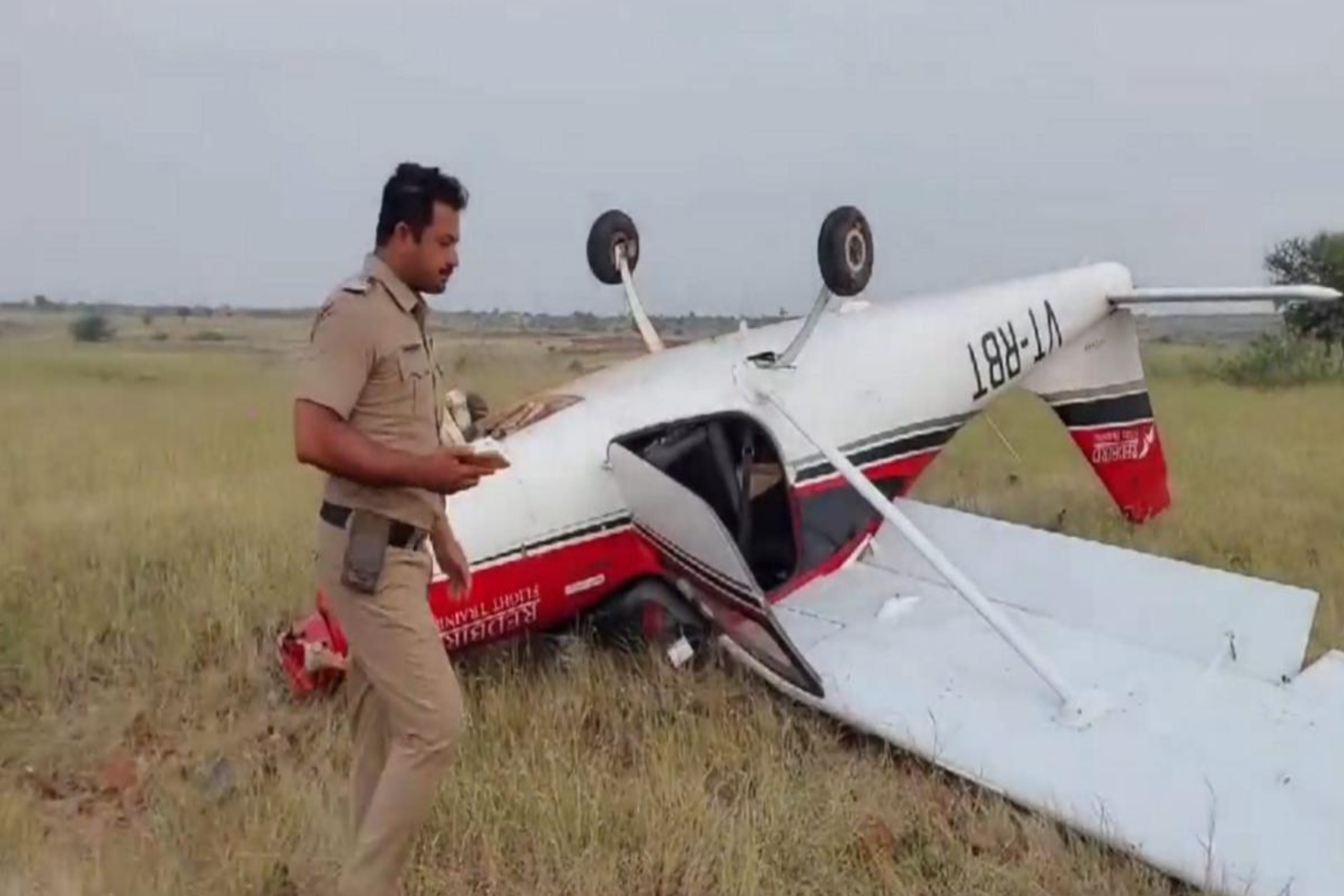 BREAKING : ਬਾਰਾਮਤੀ ਜਹਾਜ਼ ਹਾਦਸਾ: ਸਿਖਲਾਈ ਜਹਾਜ਼ ਕਰੈਸ਼, ਪਾਇਲਟ ਵਾਲ-ਵਾਲ ਬਚਿਆ