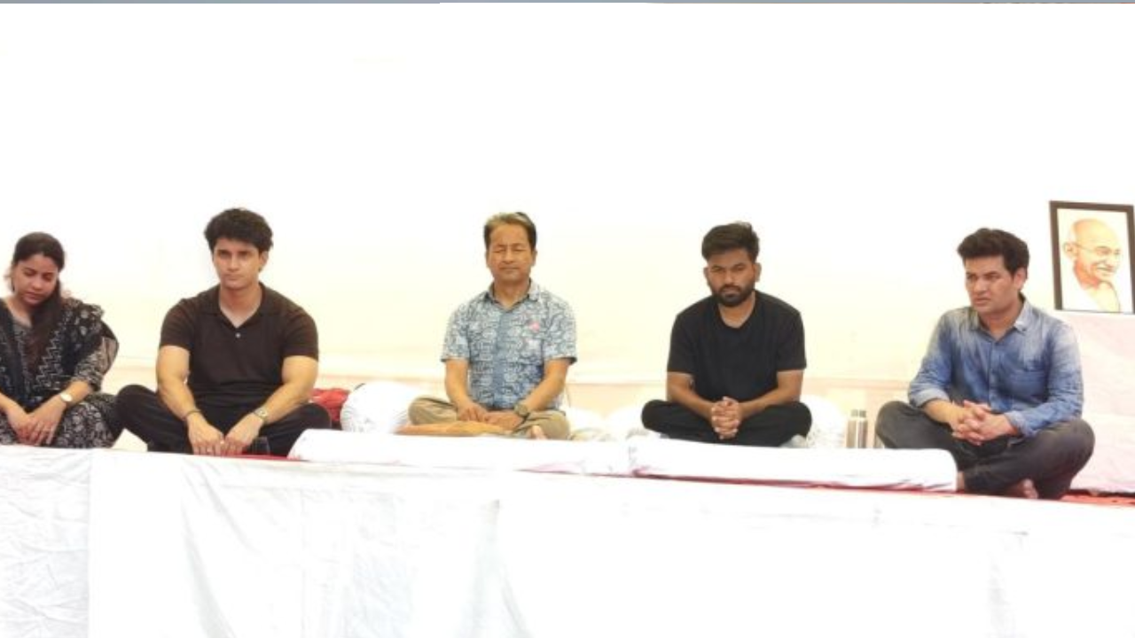 ਸੋਨਮ ਵਾਂਗਚੁਕ, ਜੋ ਭੁੱਖ ਹੜਤਾਲ &lsquo;ਤੇ ਹਨ, ਕਿੰਨੀਆਂ ਡਿਗਰੀਆਂ ਦੇ ਮਾਲਕ ਹਨ, ਦੇਖੋ ਪੁਰਸਕਾਰਾਂ ਦੀ ਵੀ ਸੂਚੀ