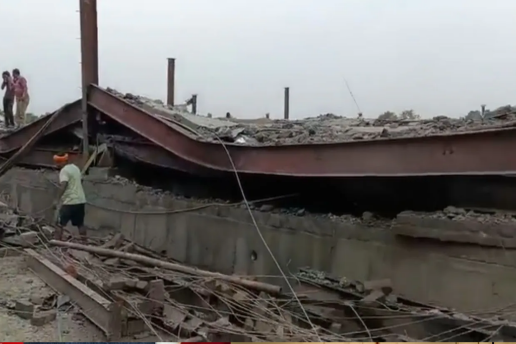Major accident in Kolkata: Roof of under-construction godown collapses, over 40 workers feared trapped