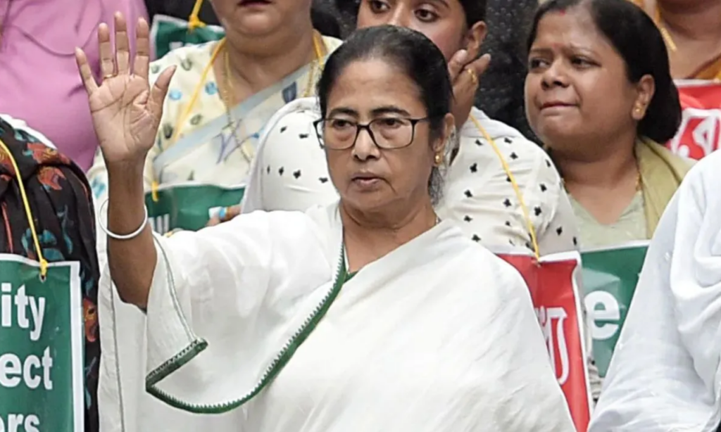 Big rebellion in TMC! Pressure on Mamata Banerjee increased with resignations of MPs and MLAs