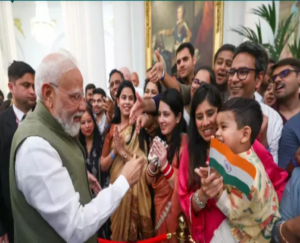 PM Modi arrives in France, receives grand welcome from Indian community in Nice