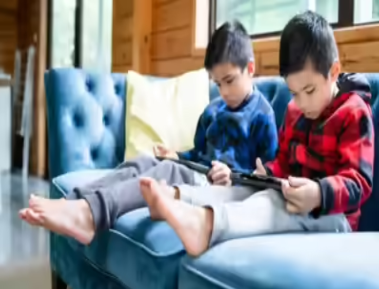 How much screen time should be for young children? Know important tips