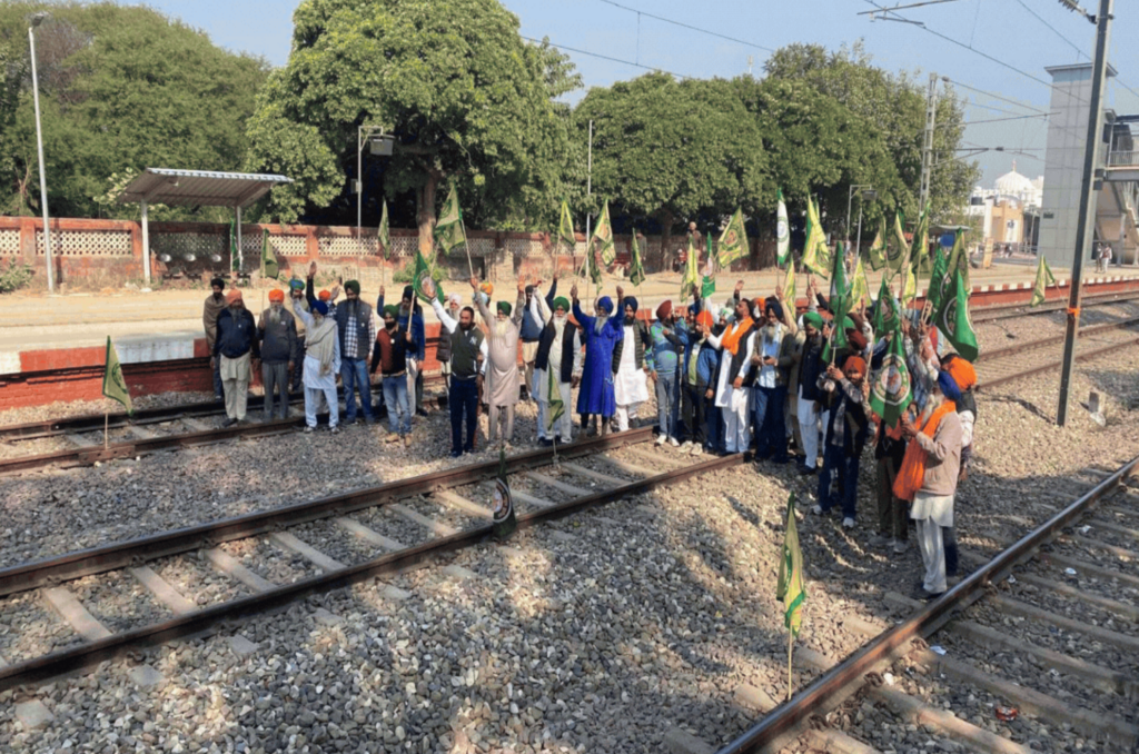 Farmers' 'Rail Roko' agitation launched in Punjab, many trains affected, passengers in distress
