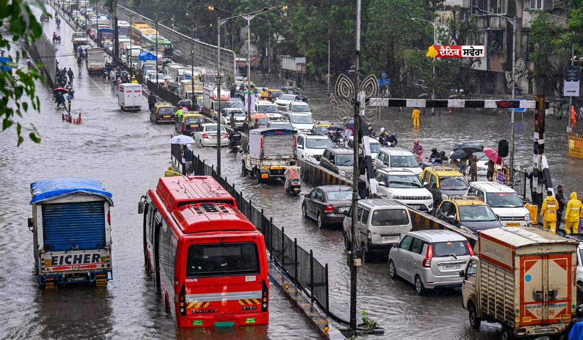 WEATHER : ਮੁੰਬਈ-ਠਾਣੇ ਸਮੇਤ 4 ਸ਼ਹਿਰਾਂ &lsquo;ਚ ਭਾਰੀ ਮੀਂਹ ਲਈ RED ALERT ; ਪ੍ਰਸ਼ਾਸਨ ਨੇ ਐਡਵਾਇਜ਼ਰੀ ਕੀਤੀ ਜਾਰੀ