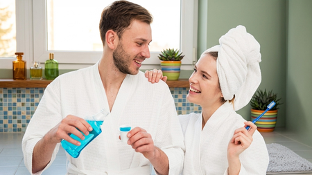 Mouthwash Daily Use: ਰੋਜ਼ ਮਾਊਥਵਾਸ਼ ਕਰਦੇ ਹੋ ਤਾਂ ਪਹਿਲਾਂ ਜਾਣ ਲਓ ਇਹ ਜ਼ਰੂਰੀ ਗੱਲਾਂ, ਨਹੀਂ ਤਾਂ ਫਾਇਦੇ ਦੀ ਥਾਂ ਹੋ ਸਕਦਾ ਹੈ ਨੁਕਸਾਨ