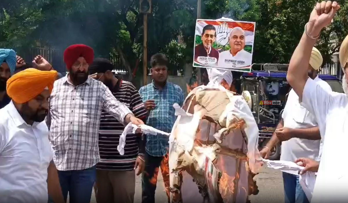 JALANDHAR : ਪੰਜਾਬ ‘ਚ ਕਾਂਗਰਸ ਖ਼ਿਲਾਫ਼ ਵਿਰੋਧ ਪ੍ਰਦਰਸ਼ਨ ; ਅਕਾਲੀ ਦਲ ਨੇ ਹੁੱਡਾ ਪਰਿਵਾਰ ਤੇ ਸੱਜਣ ਕੁਮਾਰ ਦੇ ਸਾੜੇ ਪੁਤਲੇ