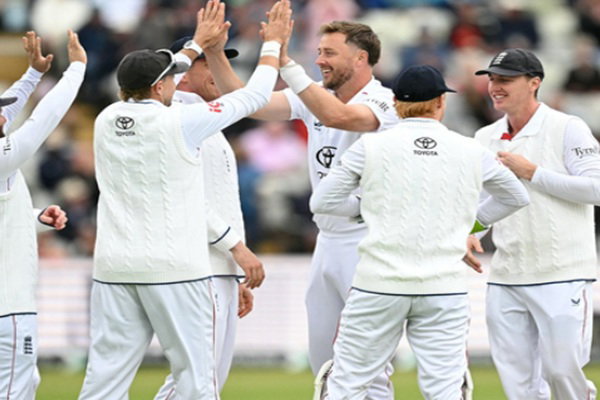 Pakistan vs England: ‘ਲਾਜ’ ਵੀ ਨਹੀਂ ਬਚਾ ਸਕਿਆ ਪਾਕਿਸਤਾਨ, ਇੰਗਲੈਂਡ ਨੇ ਤੀਜਾ ਟੈਸਟ 8 ਵਿਕਟਾਂ ਨਾਲ ਜਿੱਤ ਕੇ 3-0 ਨਾਲ ਕੀਤਾ ਕਲੀਨ ਸਵੀਪ