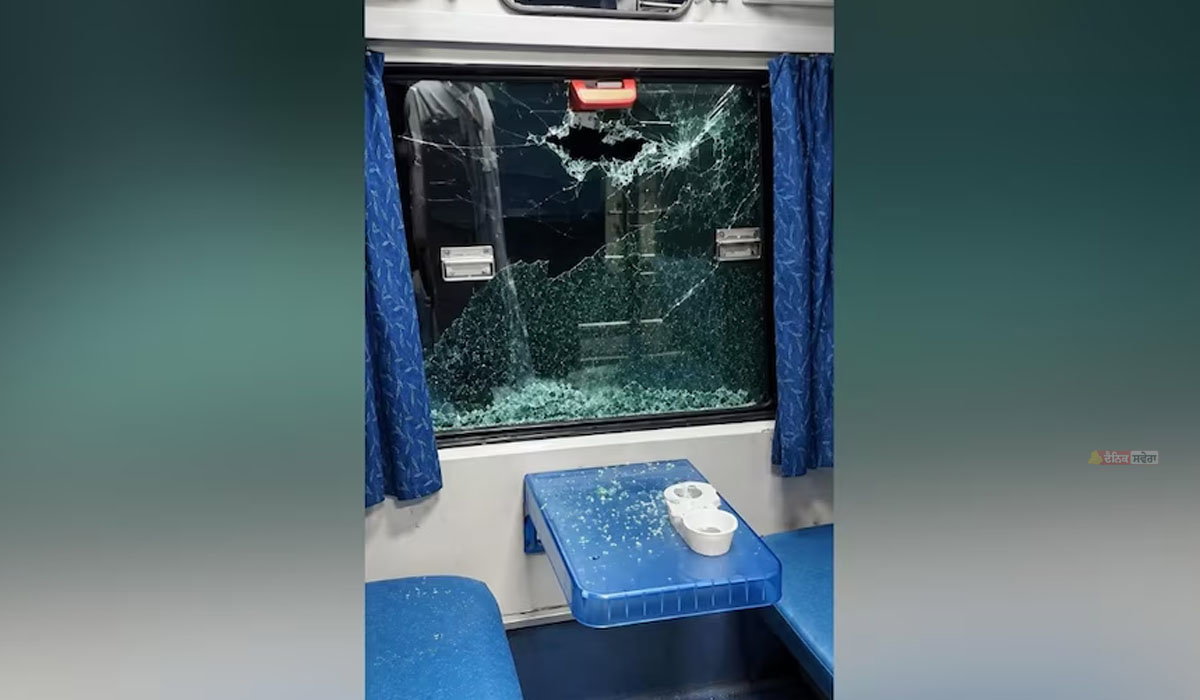 Duronto Express : ਨਾਗਪੁਰ-ਮੁੰਬਈ ਦੁਰੰਤੋ ਐਕਸਪ੍ਰੈਸ &lsquo;ਤੇ ਪਥਰਾਅ ; ਏਸੀ ਕੋਚ ਦੀ ਖਿੜਕੀ ਟੁੱਟੀ, ਯਾਤਰੀਆਂ ਵਿੱਚ ਦਹਿਸ਼ਤ