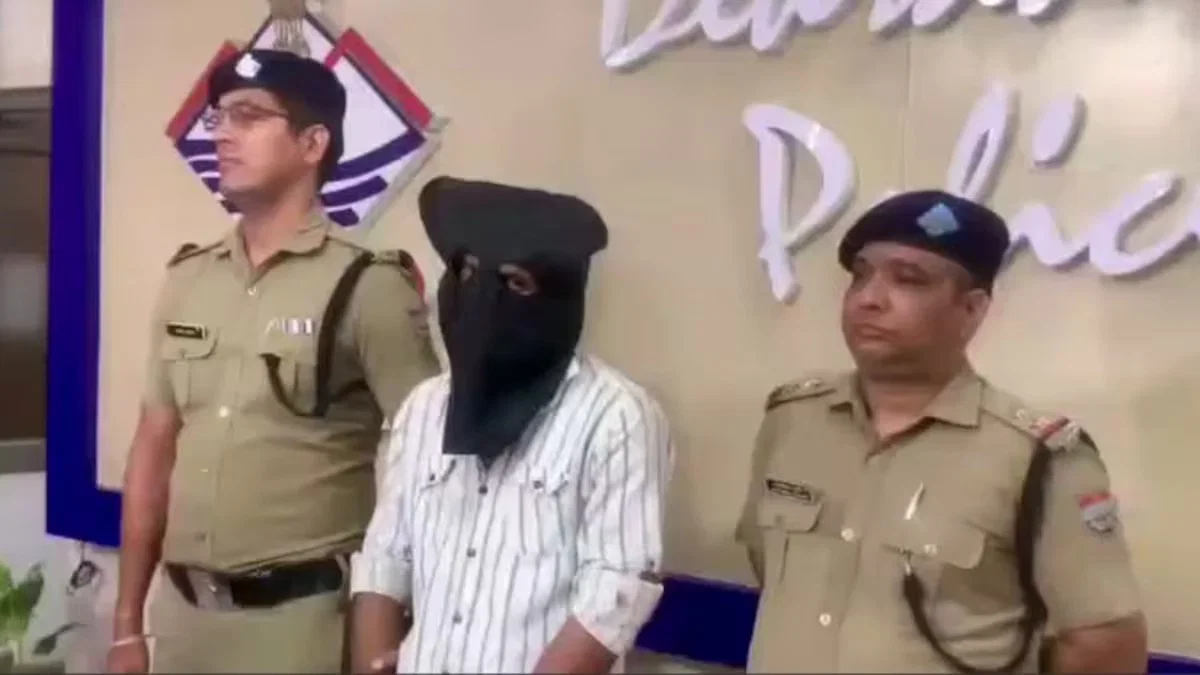 Dehradun Triple Murder: 300 ਰੁਪਏ ਘੱਟ ਦਿਹਾੜੀ ਦੇਣ &lsquo;ਤੇ ਪਲੰਬਰ ਨੇ ਪਰਿਵਾਰ ਦੇ 3 ਲੋਕਾਂ ਦੀ ਹੱਤਿਆ ਕੀਤੀ, ਪੇਚਕਸ ਨਾਲ ਕੀਤਾ ਹਮਲਾ