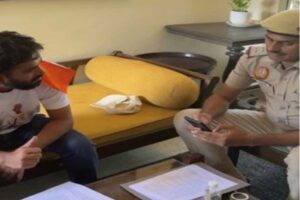 Abhijeet Dipke Notice: ‘ਤਿਰੰਗਾ ਲਹਿਰਾਉਣ ’ਤੇ ਕੋਈ ਰੋਕ ਨਹੀਂ, ਪਰ ਨਿਯਮ ਤੋੜਨ ’ਤੇ ਹੋਵੇਗੀ ਕਾਰਵਾਈ’, ਦਿੱਲੀ ਪੁਲਿਸ ਨੇ ਅਭਿਜੀਤ ਦਿਪਕੇ ਨੂੰ ਭੇਜਿਆ ਨੋਟਿਸ