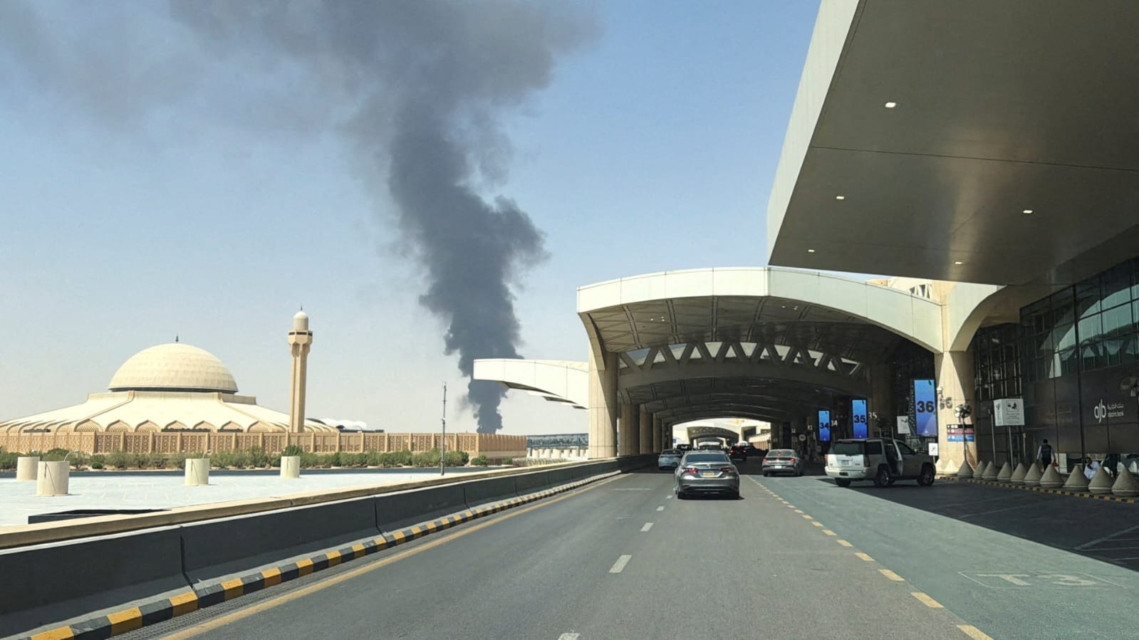 Houthi Attack Riyadh Airport: ਹੂਤੀ ਬਾਗੀਆਂ ਦਾ ਦਾਅਵਾ, ਰਿਆਦ ਹਵਾਈ ਅੱਡੇ ਨੂੰ ਬਣਾਇਆ &lsquo;ਸਟੀਕ&rsquo; ਹਮਲੇ ਦਾ ਨਿਸ਼ਾਨਾ