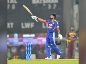 India vs West Indies T20: ਸ਼੍ਰੇਅਸ ਅਈਅਰ ਨੇ 43 ਗੇਂਦਾਂ ਵਿੱਚ ਜੜਿਆ ਨਾਬਾਦ 102 ਦੌੜਾਂ ਦਾ ਸੈਂਕੜਾ, ਭਾਰਤ ਨੇ 8 ਵਿਕਟਾਂ ਨਾਲ ਜਿੱਤਿਆ ਮੈਚ