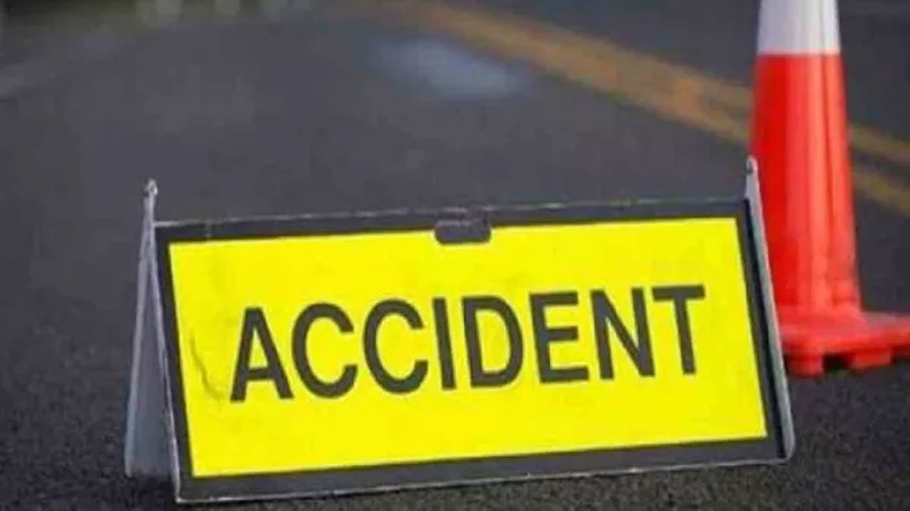Jalandhar Accident: ਜਲੰਧਰ ਫਲਾਈਓਵਰ ’ਤੇ ਬੱਸ ਦੀਆਂ ਬ੍ਰੇਕਾਂ ਫੇਲ੍ਹ, 3 ਕਾਰਾਂ ਨਾਲ ਟੱਕਰ ਮਗਰੋਂ ਮਚੀ ਹਫੜਾ-ਦਫੜੀ