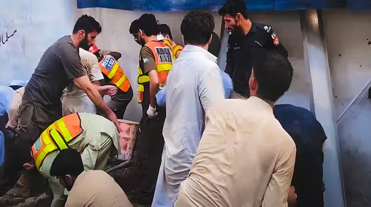 Pakistan School Accident: ਪਾਕਿਸਤਾਨ &rsquo;ਚ ਸਕੂਲ ਦੀ ਛੱਤ ਡਿੱਗਣ ਕਾਰਨ 29 ਬੱਚਿਆਂ ਸਮੇਤ 30 ਦੀ ਮੌਤ, ਕਈ ਜ਼ਖ਼ਮੀ