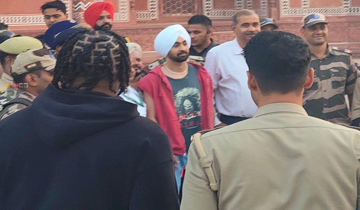 &lsquo;ਔਰਾ ਇੰਡੀਆ ਟੂਰ&rsquo; ਤੋਂ ਪਹਿਲਾਂ ਆਗਰਾ ਪਹੁੰਚੇ ਗਾਇਕ ਤੇ ਅਦਾਕਾਰ ਦਿਲਜੀਤ ਦੋਸਾਂਝ ; ਤਾਜ ਮਹਿਲ ਵਿਖੇ ਬਿਤਾਏ ਖ਼ਾਸ ਪਲ