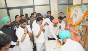 ਭਗਵਾਨ ਵਾਲਮੀਕਿ ਜੀ ਦੇ ਪ੍ਰਕਾਸ਼ ਪੁਰਬ ਮੌਕੇ KC ਵੇਣੂਗੋਪਾਲ ਨੇ ਪੰਜਾਬ ਕਾਂਗਰਸ ਭਵਨ ਵਿਖੇ ਅਰਪਿਤ ਕੀਤੇ ਸ਼ਰਧਾ ਦੇ ਫੁੱਲ
